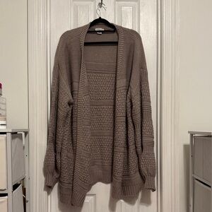 Oversized light purple / grey cardigan
